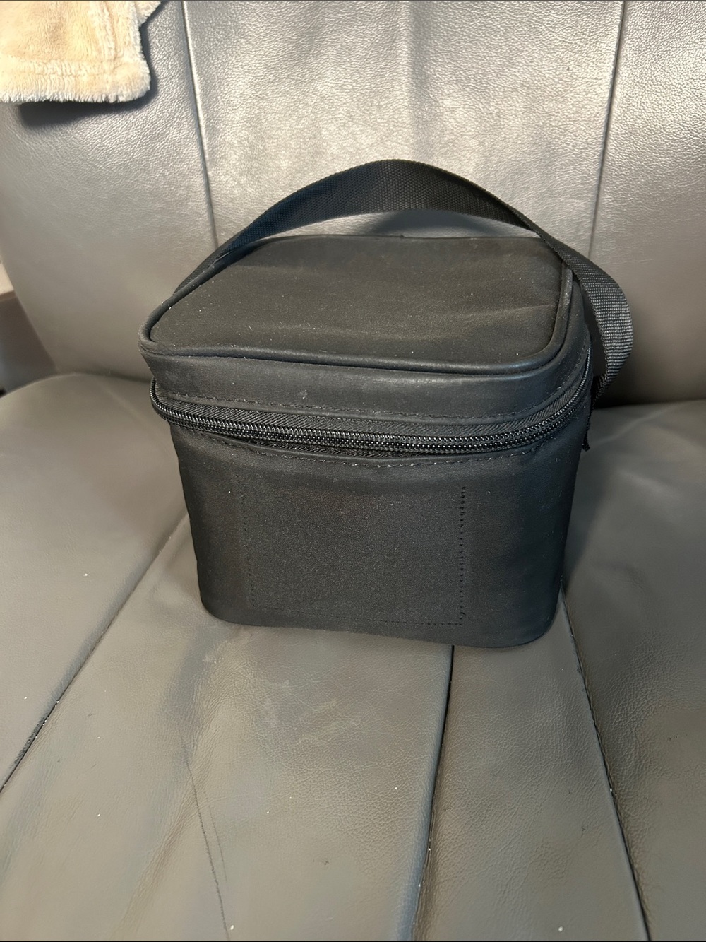 Medela Black Insulated Lunch Cooler Bag